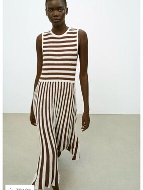 zara flowy neckline printed dress Zara | Dresses | Zaraflowynecklineprinteddress
